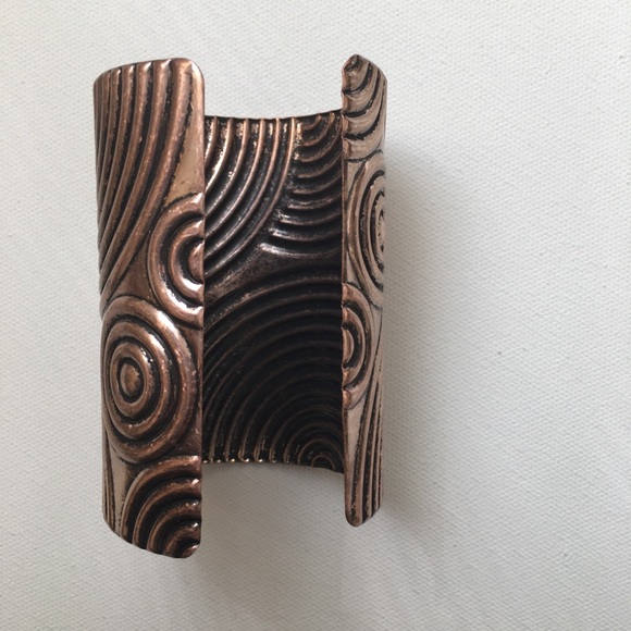 Light Copper-Colored Swirled Metal Cuff (NEW) - Picture 2 of 5